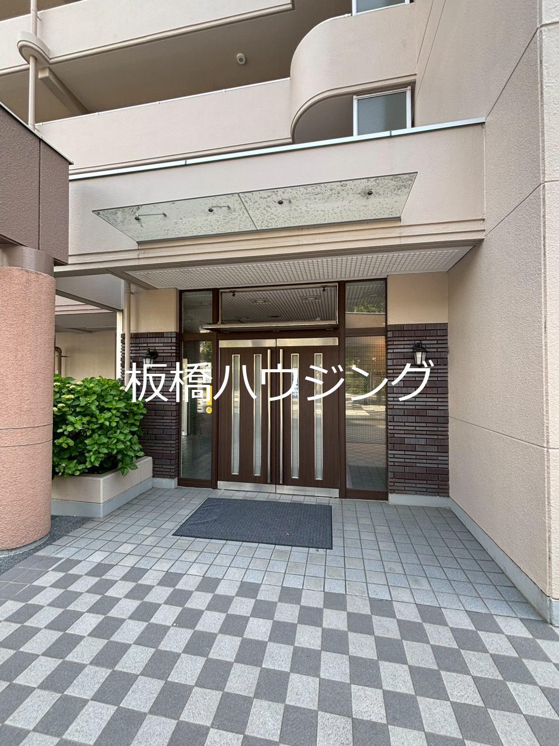 新蓮根団地14号棟