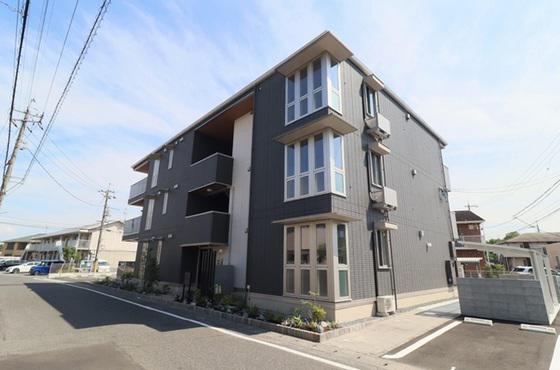 トリシア田中
