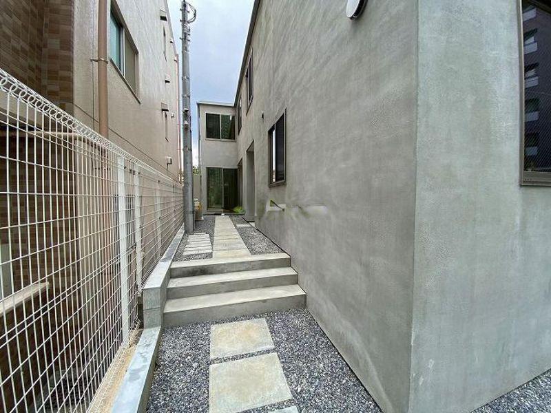 TAKANAWA SITE