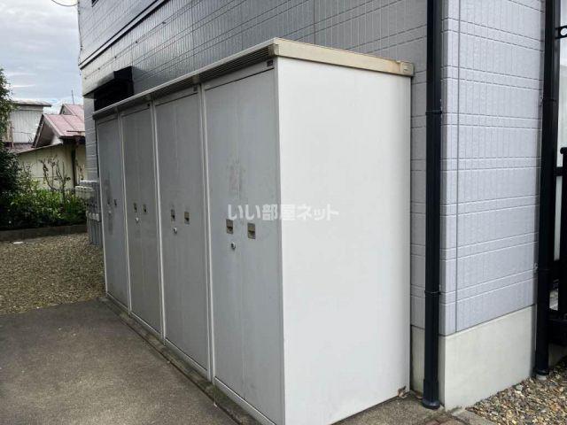 ファミールB