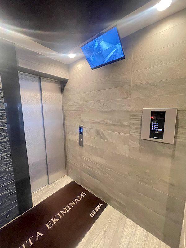 エルヴィータ駅南