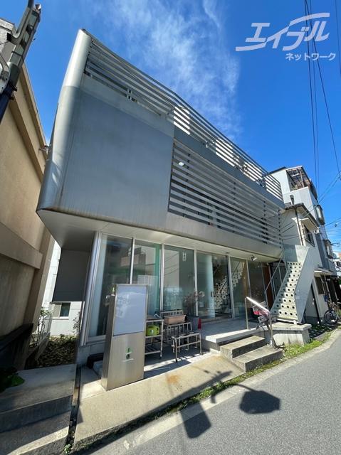 IUビルディング