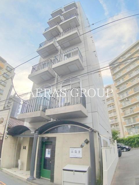 BOATHOUSE