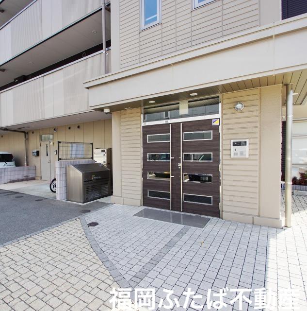 グローリアM・K