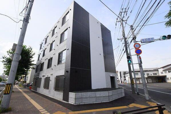 PECHE桑園 B(1K/3階)