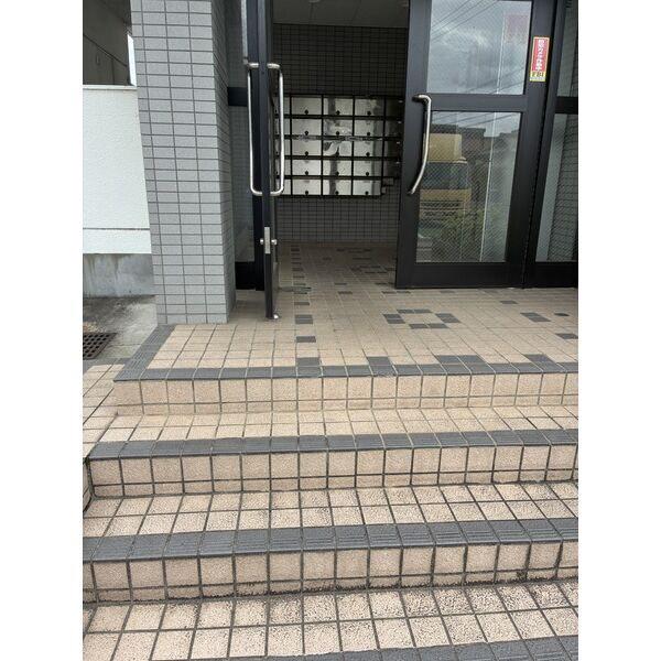 SPACE 1ST