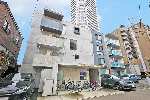 ラヴェーラ円山鳥居前
