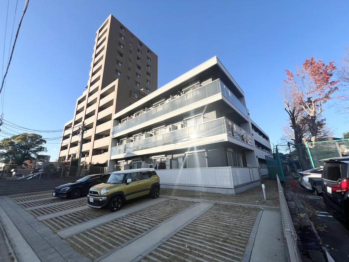 地下鉄東山線 本陣駅 徒歩7分 3階建 築6年