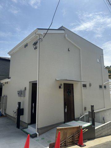SHARAPOVAS HOUSE