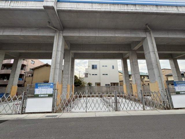 東灘高架下ガレージハウス