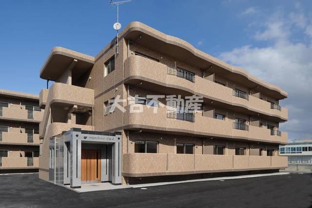 MAPLE COURT