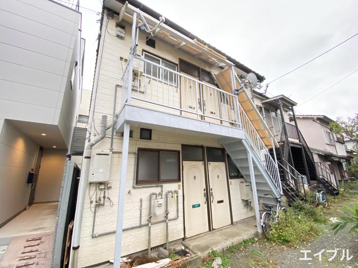 シックスパインズ
