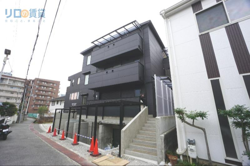 LOHAUS花屋敷駅前