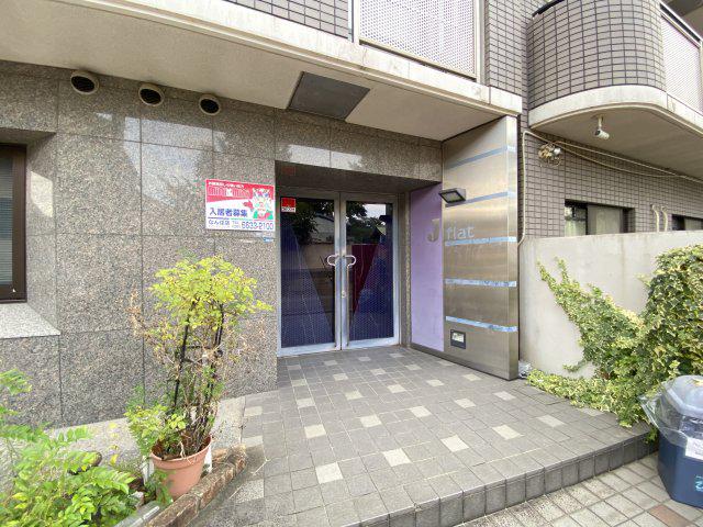 J フラット