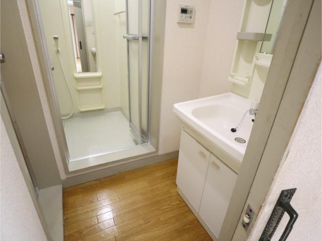 キャッスル深草東棟