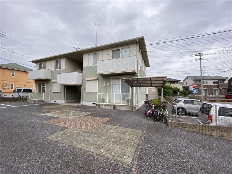 藤栄三番館