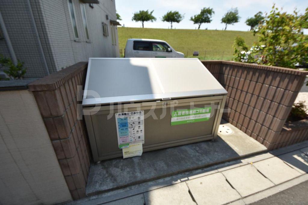 ＪＲ総武線快速 市川駅 徒歩12分 3階建 築11年