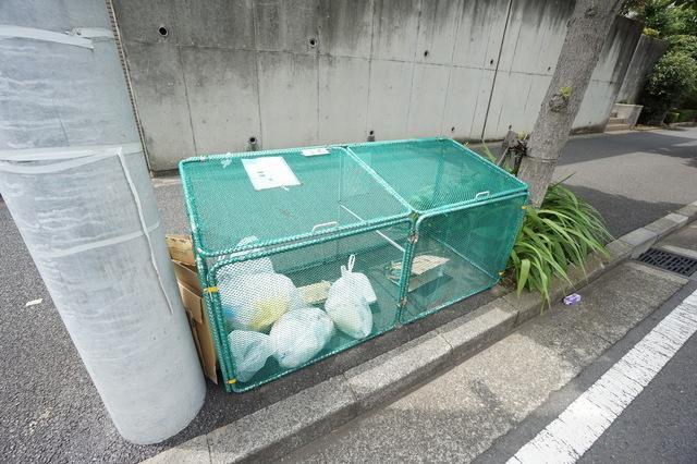 ドミールB