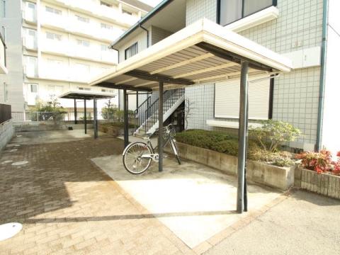 ラークヒルズ 弐番館