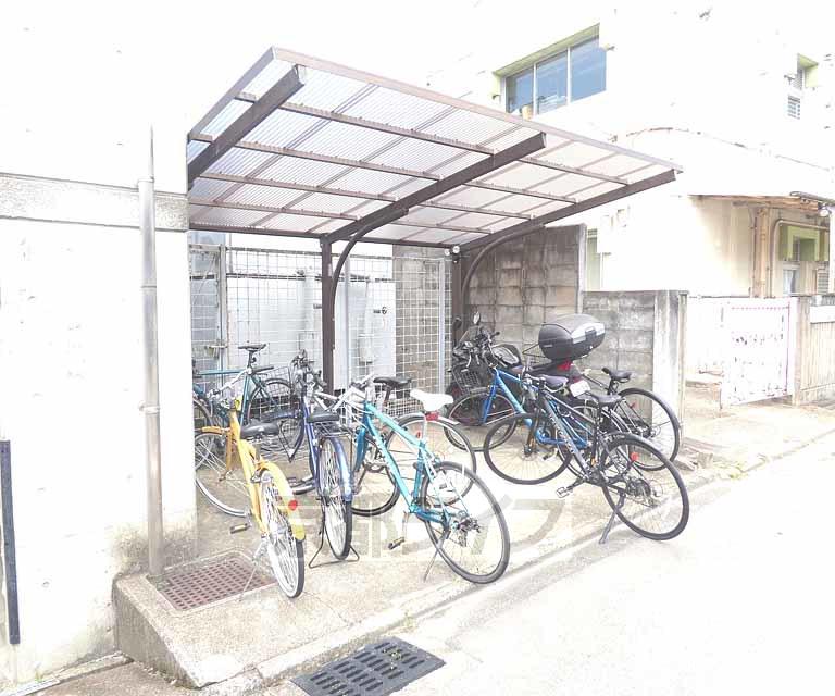 エイコンズハウス