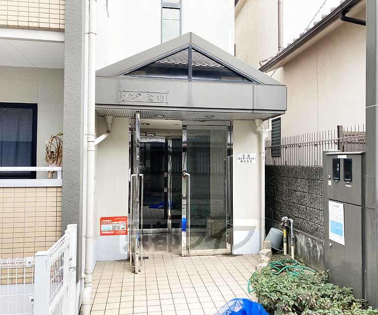 メゾン近松