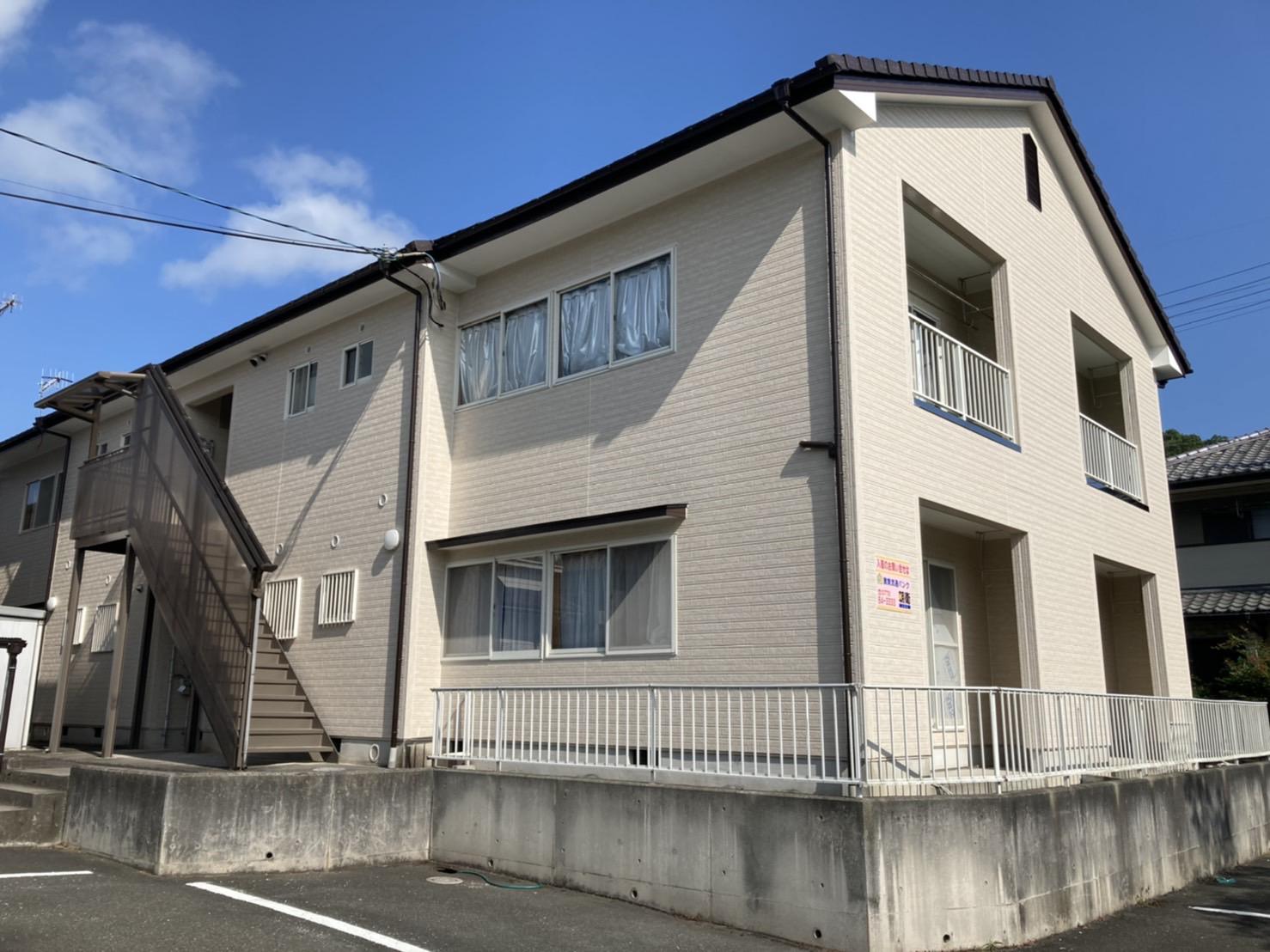 ルミエール三本木
