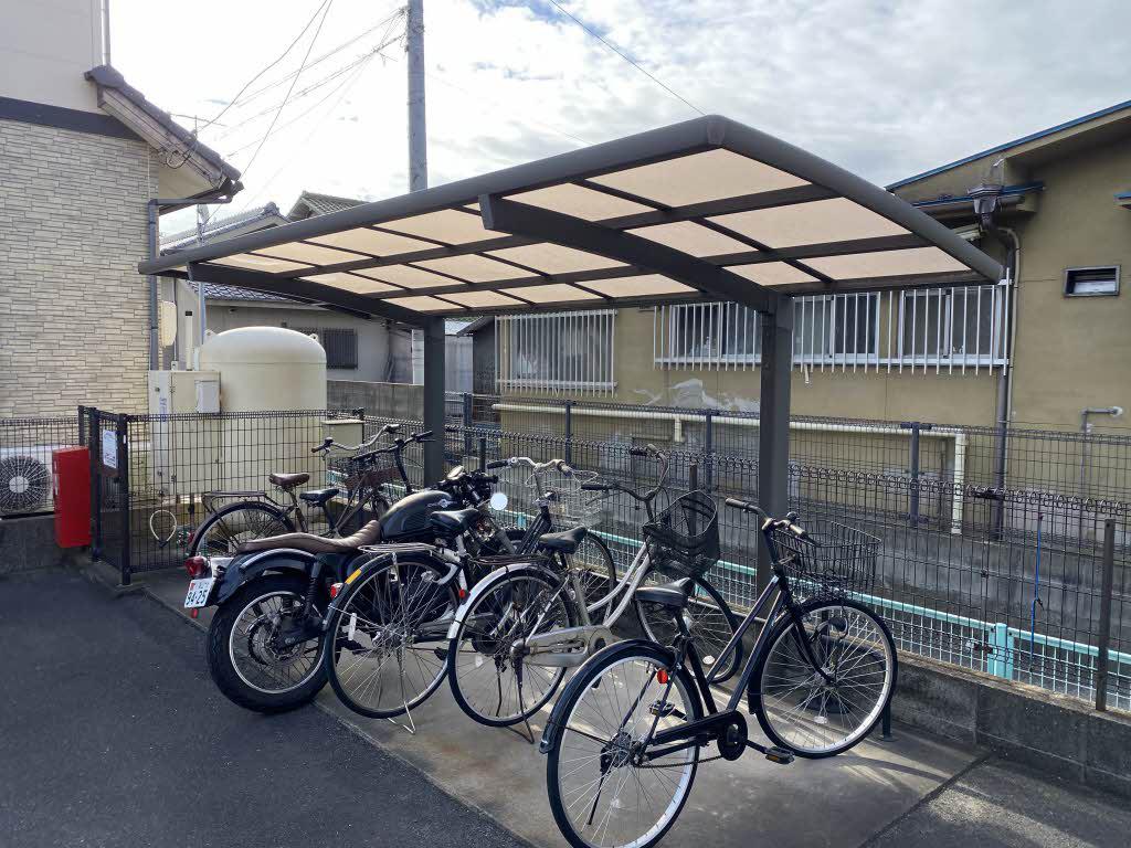 ドミール多治米 A棟