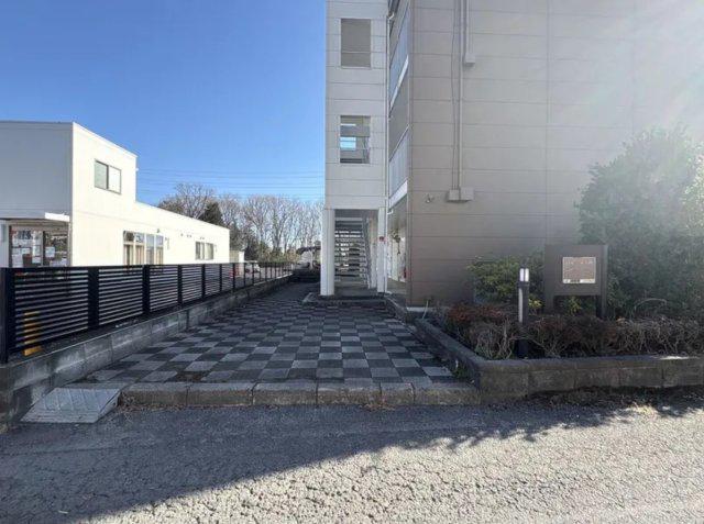 ＪＲ宇都宮線 自治医大駅 徒歩13分 3階建 築24年