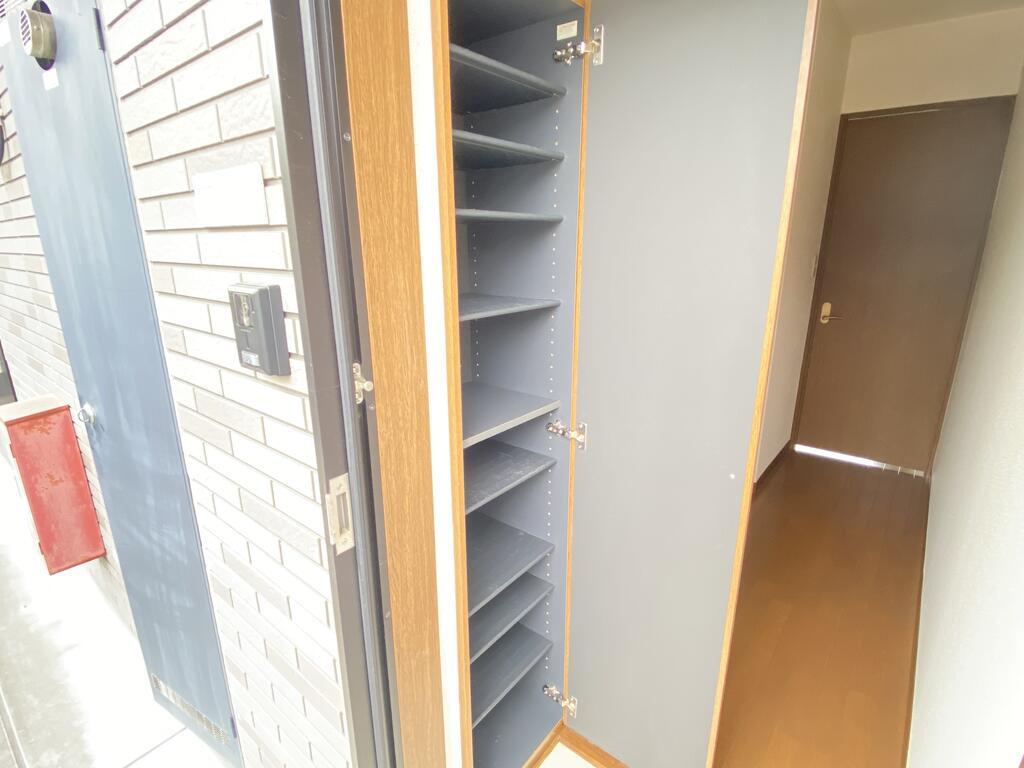 アムール カレクス ドゥトフ