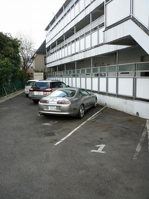 セシーズ府中