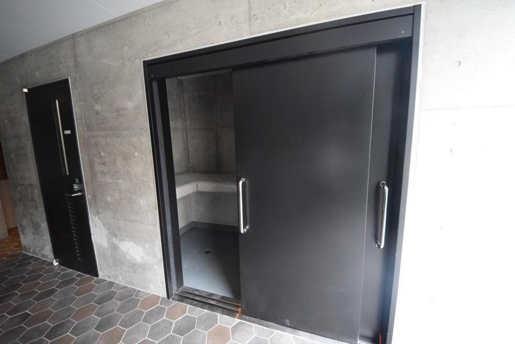 ART APARTMENT IN OOTAKA‐NO‐MORI