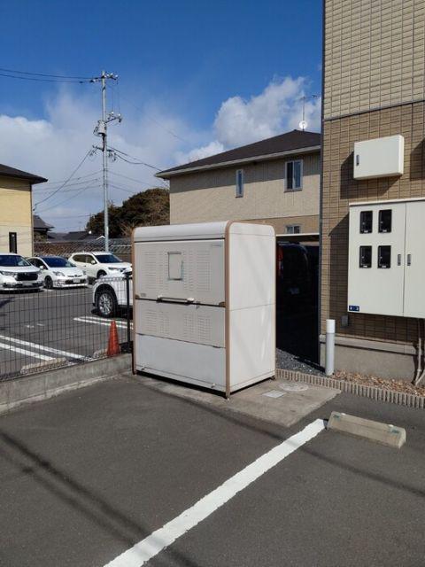 アドラブールE・F棟 F棟