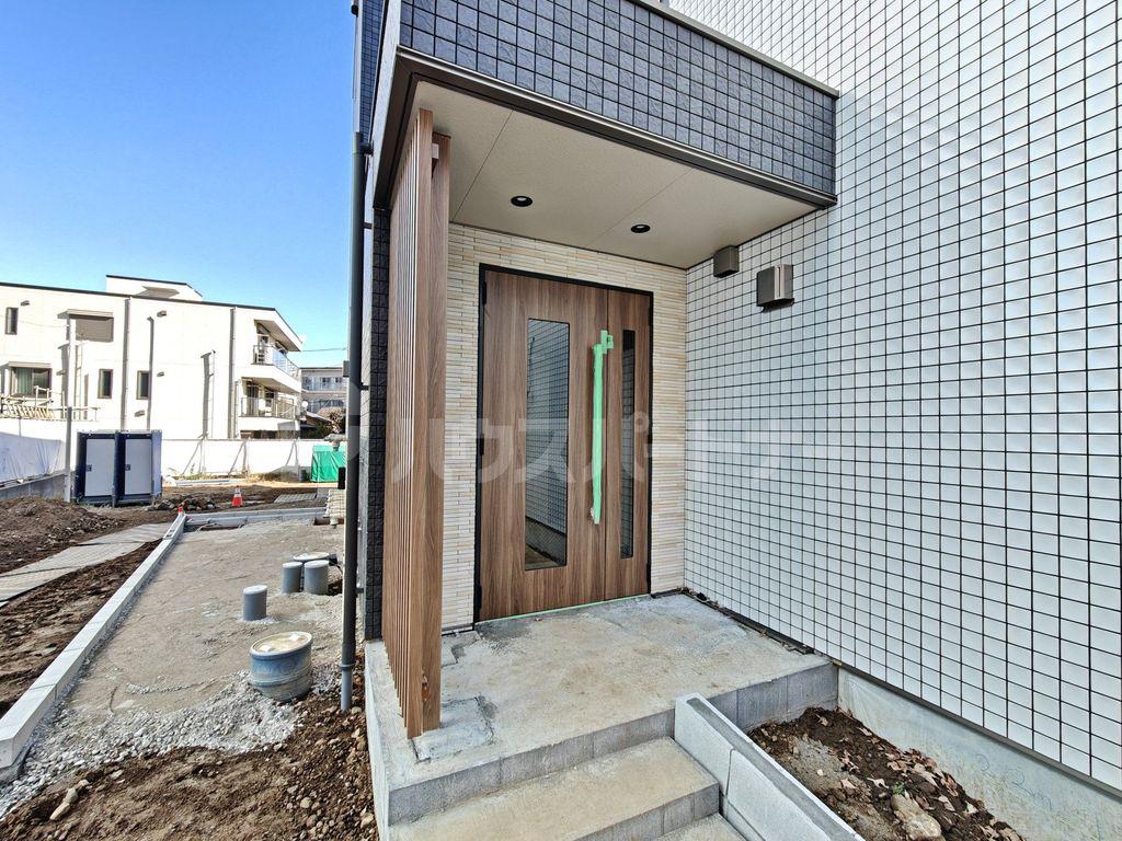 エリーナウエスト