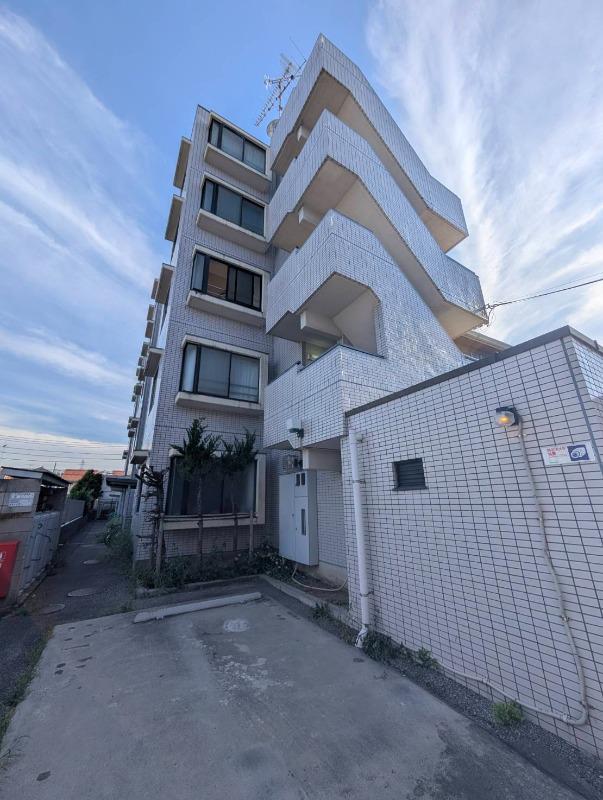 ピラミデ川口