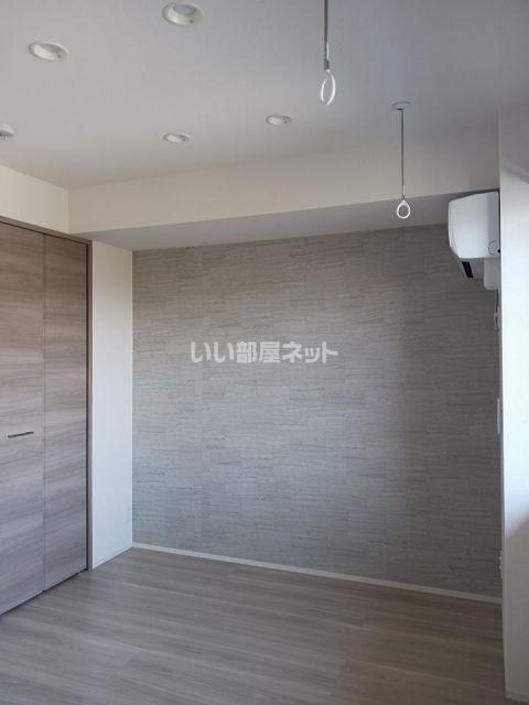 ノーブルラフィネ万平町 B