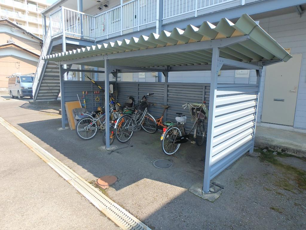 ハイツ粟野B