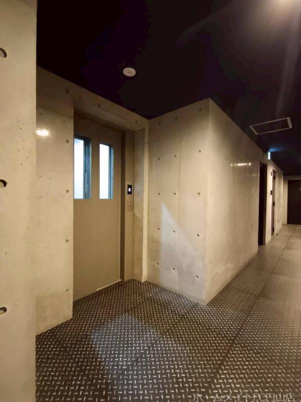 シャトーライフ近代美術館前1