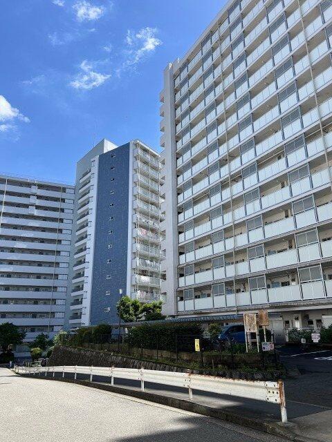 戸山ハイツ27号棟