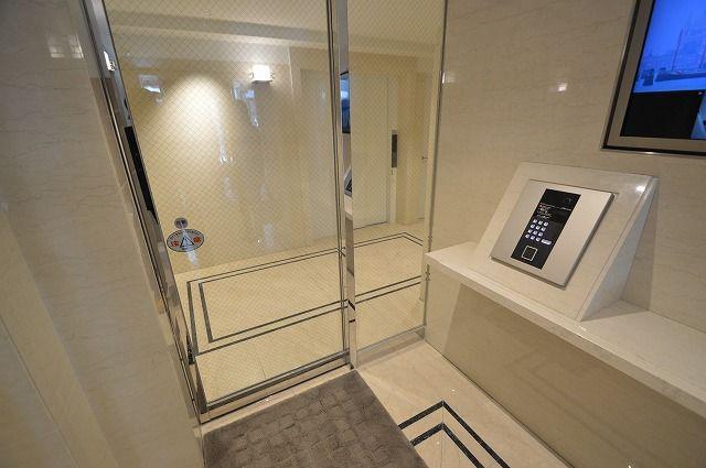 SOCIETY OPUS ONE