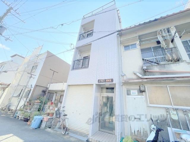 ストリートハウス