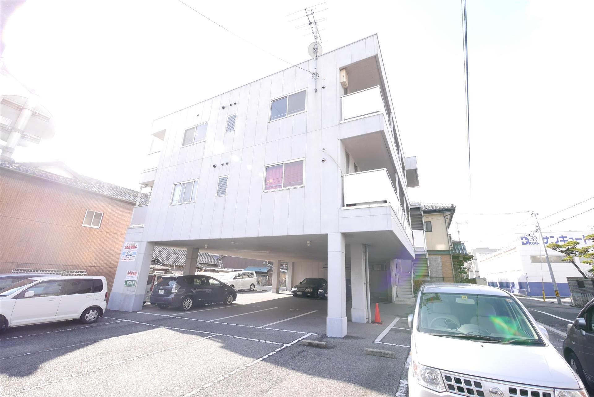 プチメゾン石坪町I