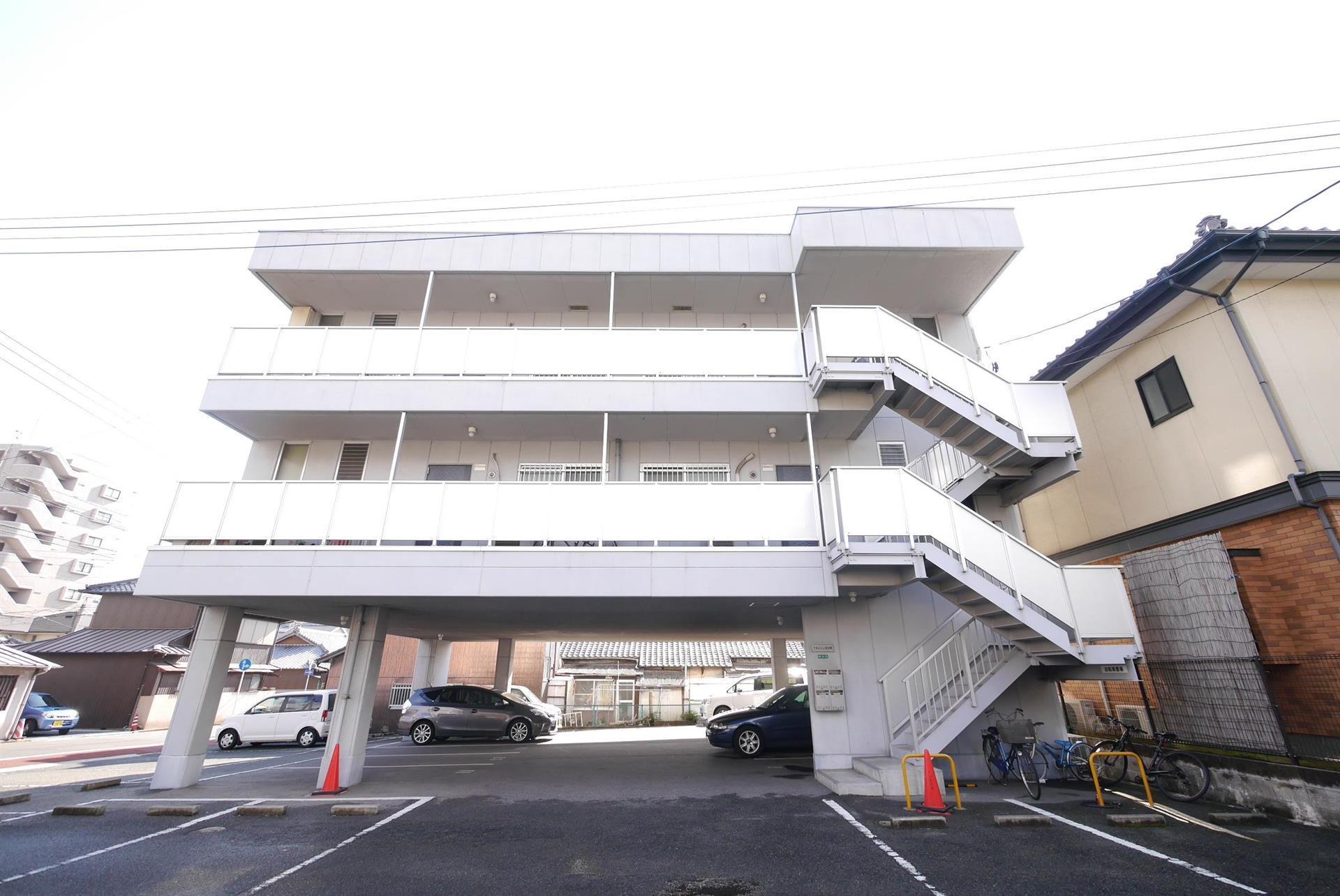 プチメゾン石坪町I
