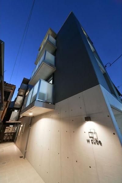 W CUBE
