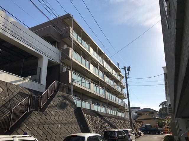 ヒルサイドクラタ