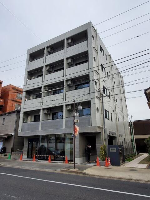CONCRETECRABHOUSEURBS