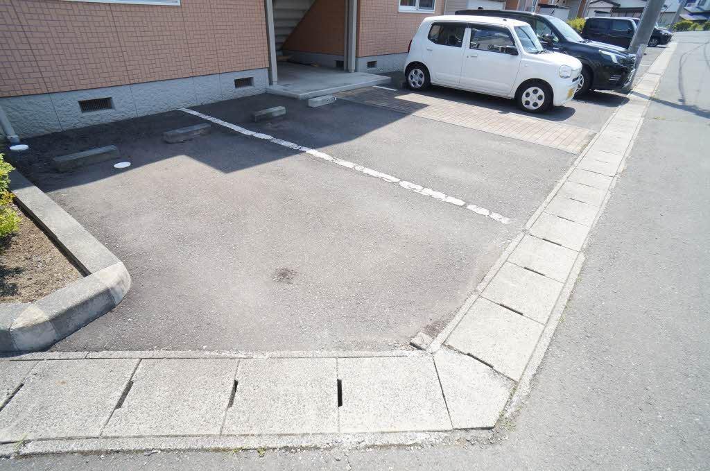 ロイヤルハイツN