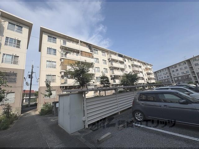 伊丹鴻池第4団地5号棟