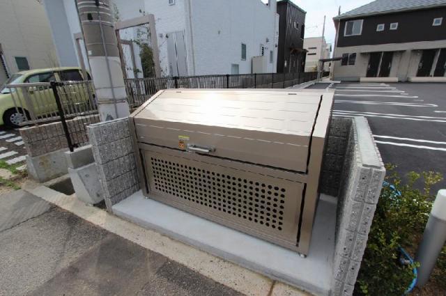 シャーメゾン 春日