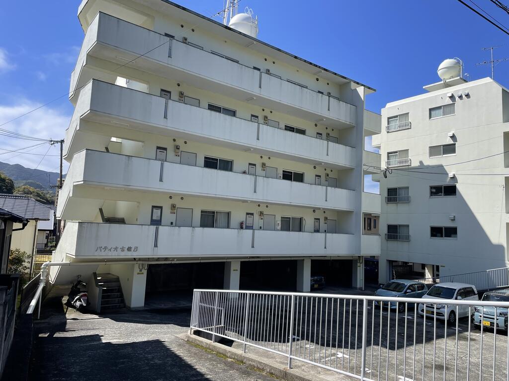 パティオ古館B(3DK/4階)