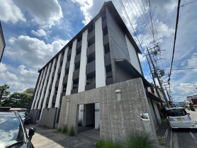 ラカーシュ伏見